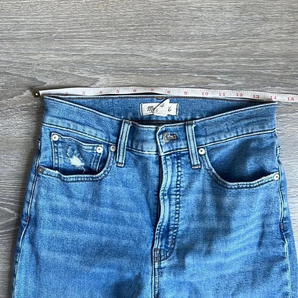 Madewell The Perfect Vintage Straight Jean in Montville Wash - Picture 7 of 13